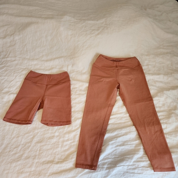 Mate The Label organic stretch leggings and biker shorts - Picture 3 of 11